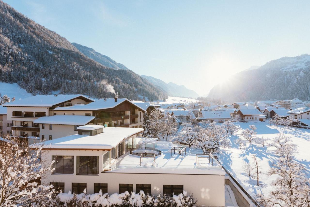 Hotel Linde Superior Ried im Oberinntal Exterior foto