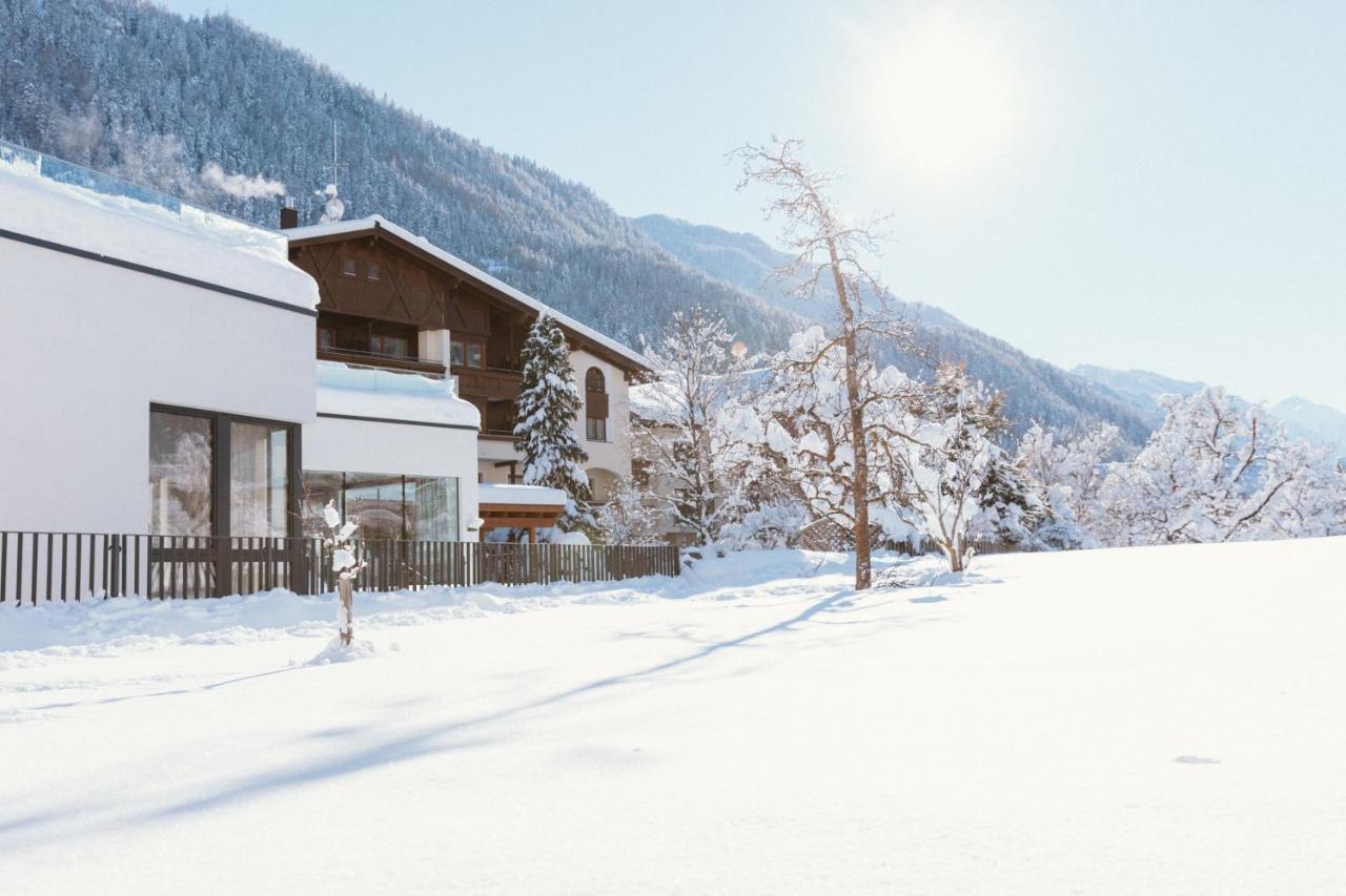 Hotel Linde Superior Ried im Oberinntal Exterior foto